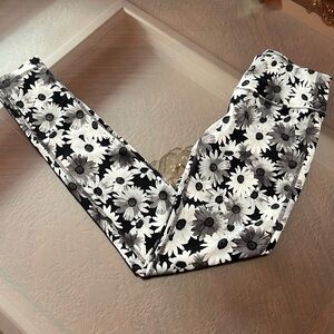 B&W Sunflower Active Leggings